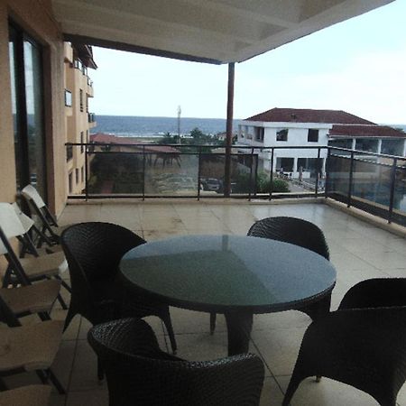 Palm Spring Resort Monrovia Buitenkant foto