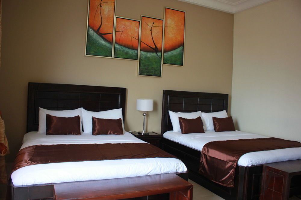 Palm Spring Resort Monrovia Buitenkant foto