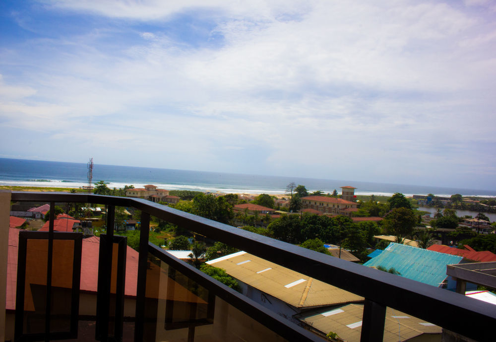 Palm Spring Resort Monrovia Buitenkant foto