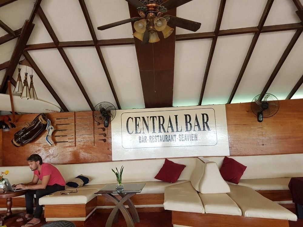 Palm Spring Resort Monrovia Buitenkant foto