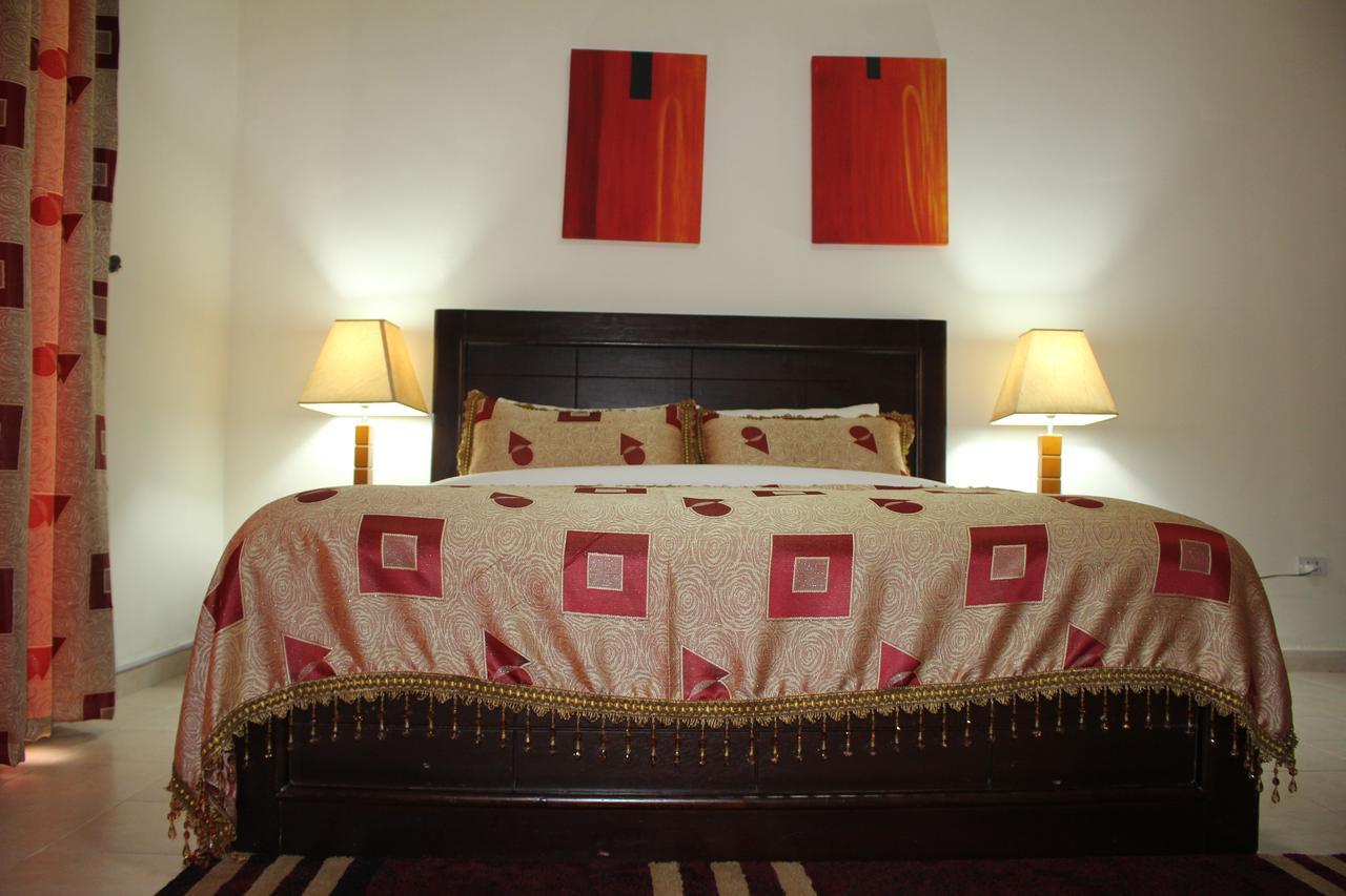 Palm Spring Resort Monrovia Buitenkant foto